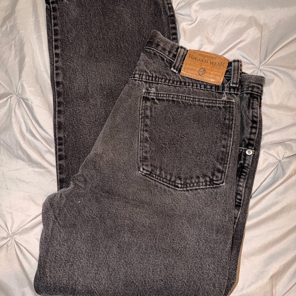 Wrangler Men's Dark Gray Relaxed Jeans